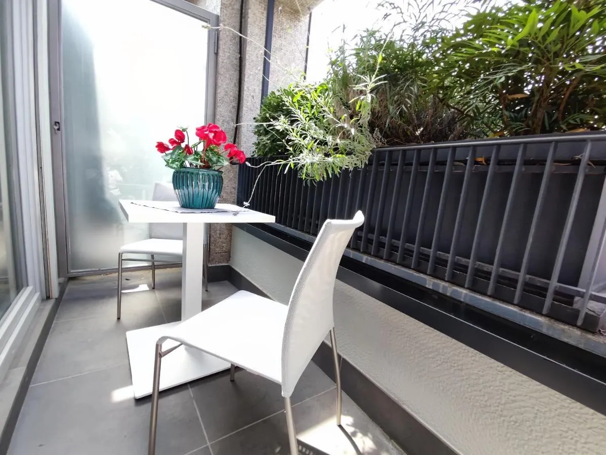Guest house Enjoy Duomo - Flavio Baracchini 9 - Rooms Milan Italy